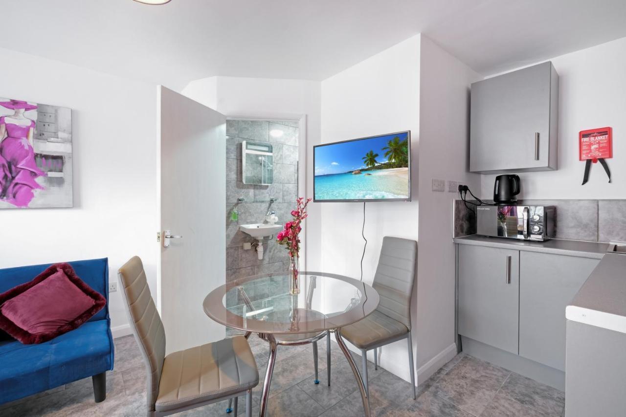 Fernbank Studios Sudbury Hill Harrow Self-Contained Studios With En-Suite Wembley エクステリア 写真