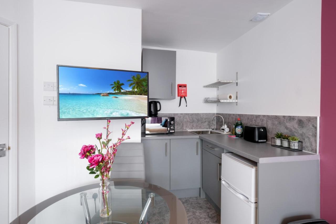 Fernbank Studios Sudbury Hill Harrow Self-Contained Studios With En-Suite Wembley エクステリア 写真