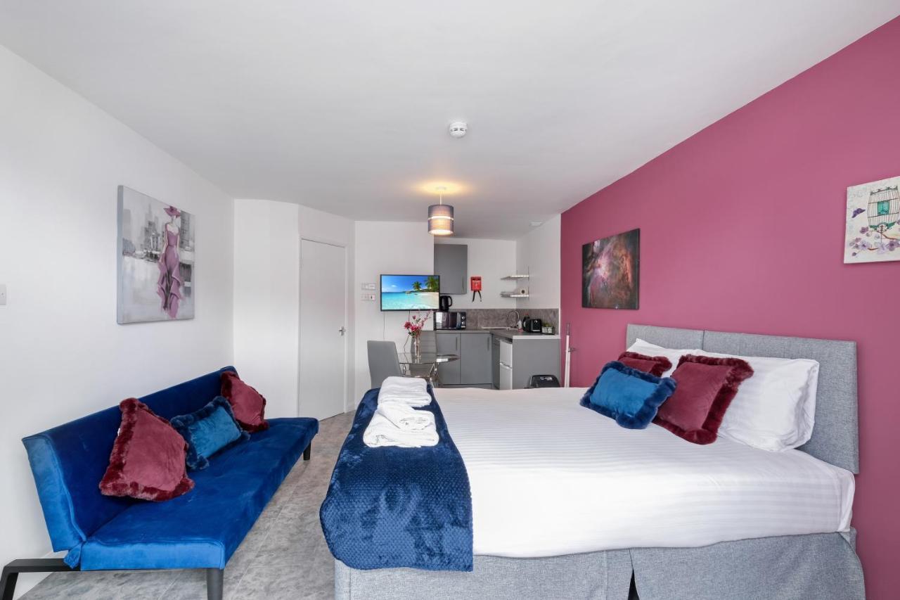Fernbank Studios Sudbury Hill Harrow Self-Contained Studios With En-Suite Wembley エクステリア 写真
