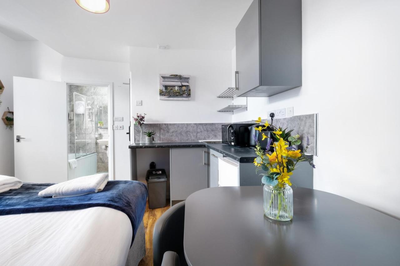 Fernbank Studios Sudbury Hill Harrow Self-Contained Studios With En-Suite Wembley エクステリア 写真