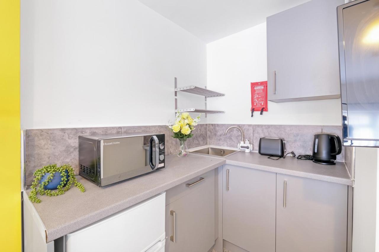 Fernbank Studios Sudbury Hill Harrow Self-Contained Studios With En-Suite Wembley エクステリア 写真
