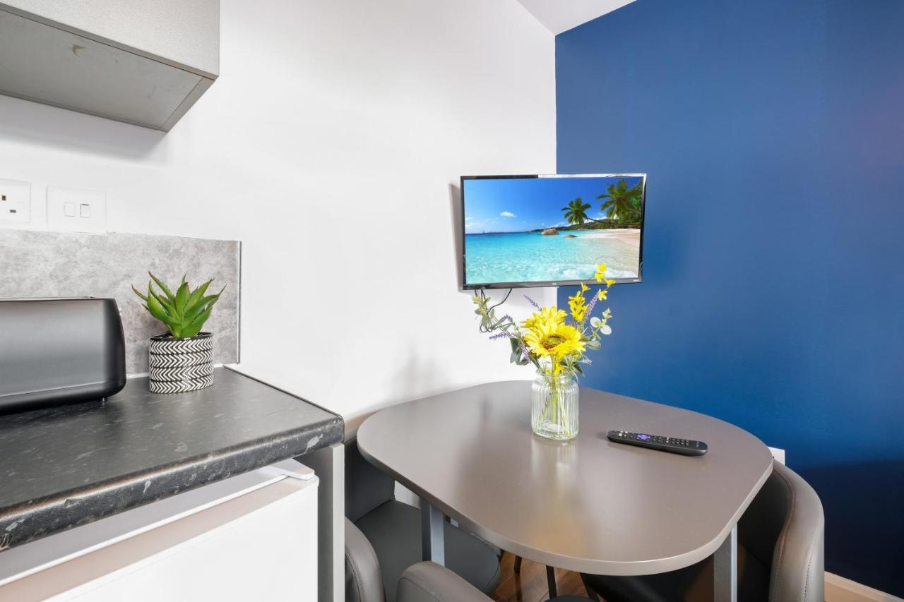 Fernbank Studios Sudbury Hill Harrow Self-Contained Studios With En-Suite Wembley エクステリア 写真