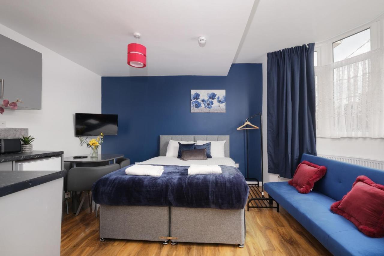 Fernbank Studios Sudbury Hill Harrow Self-Contained Studios With En-Suite Wembley エクステリア 写真