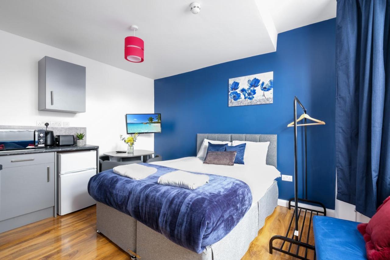 Fernbank Studios Sudbury Hill Harrow Self-Contained Studios With En-Suite Wembley エクステリア 写真